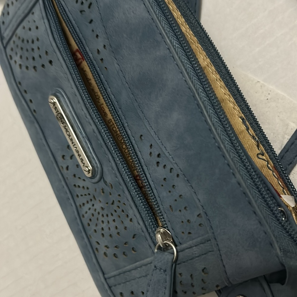 🆕 STONE MOUNTAIN Trifecta Faux Leather Crossbody - Picture 9 of 11